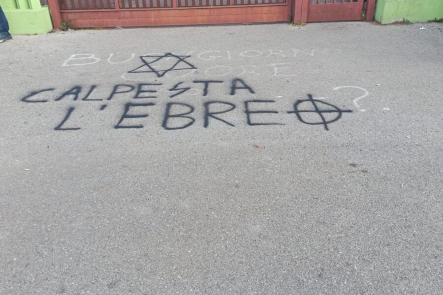 Pomezia, scritte antisemite fuori a due scuole nel Giorno della Memoria
