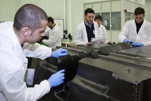 Mai così male da sei anni, il 2019 è l’annus horribilis dell’industria italiana: il settore ‘in recessione’