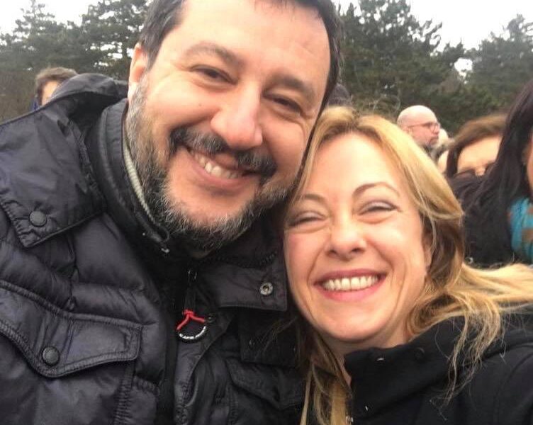 Foibe, polemiche a Basovizza: parla Gasparri e il Pd se ne va. Critiche per il selfie di Meloni e Salvini