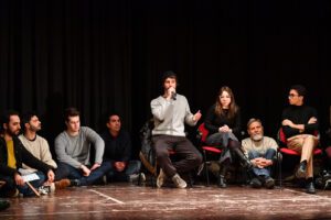 Le Sardine dal ‘nemico’ Berlusconi: aprono la prima puntata di ‘Amici’ di Maria De Filippi