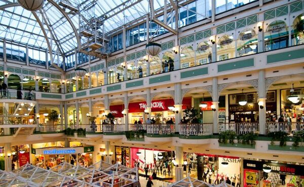 Lockdown a Natale, a rischio 25 miliardi di euro e milioni di posti di lavoro