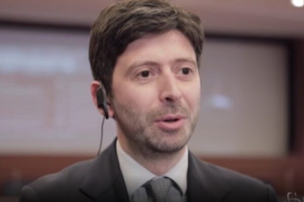 Coronavirus, Speranza: “Ci serve la collaborazione dei cittadini”