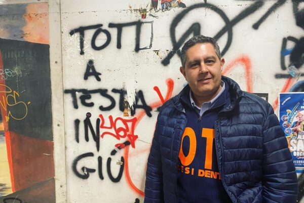 “Toti a testa in giù”, minacce contro il governatore della Liguria