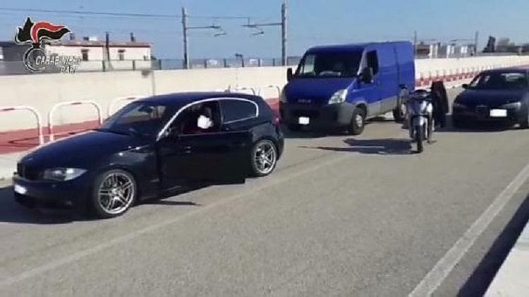 Assaltano un portavalori, ma è il set di un video per YouTube: blitz dei carabinieri