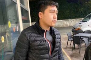 “Hai il coronavirus, non puoi entrare”: aggredito a bottigliate perché di origini cinesi