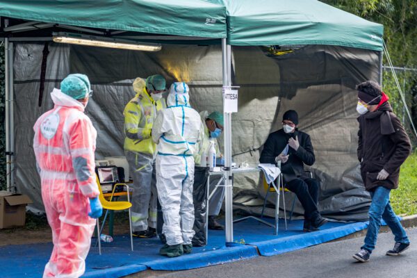 Brescia, viaggio negli Spedali Civili dove si combatte il Covid-19