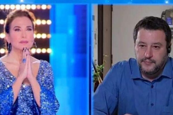 Salvini e Barbara D’Urso senza vergogna: pregano per i morti da coronavirus
