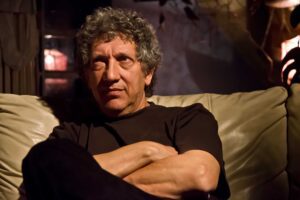 L’amore universale in musica: “Qualcuno sulla terra”, il nuovo progetto di Eugenio Bennato