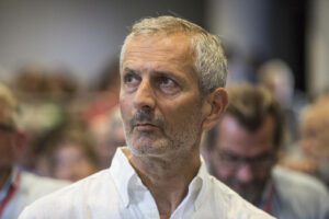 Coronavirus, la paura fa oscillare la politica di sinistra: se ne è accorto anche Carofiglio