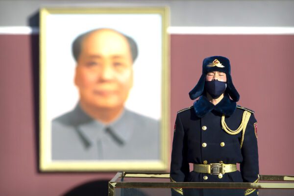 Il coronavirus fa emergere la voglia dell’uomo forte, l’Italia si riscopre maoista