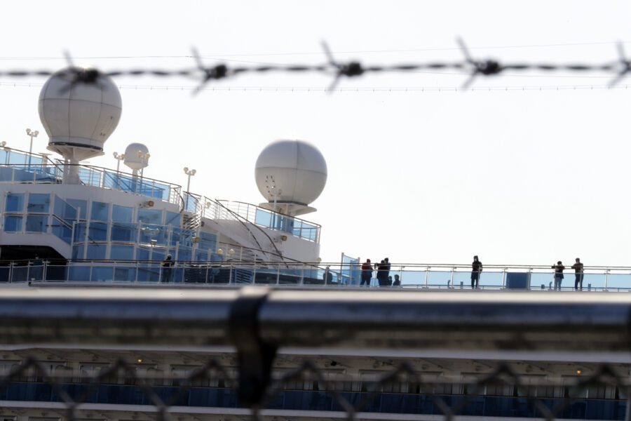 Coronavirus, vietato attracco a Phuket a nave da crociera con italiani a bordo: “Nessun contagio sulla nave”