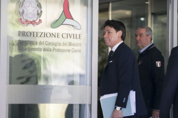 Coronavirus, superati i mille morti in Italia: quasi 700 sanitari positivi