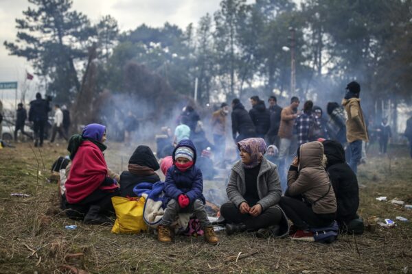 Migranti, arriva il piano Ue: Italia e Grecia giganteschi hotspot
