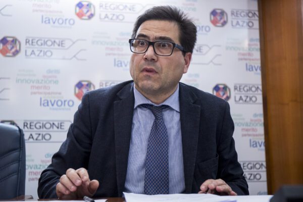 L’assessore alla Sanità del Lazio D’amato a una conferenza stampa dello scorso 6 marzo (Foto Roberto Monaldo / LaPresse
06-03-2020)