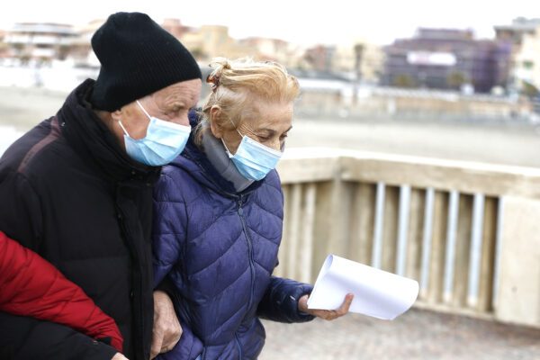 Coronavirus, il ministro iraniano: “Qui un morto ogni 10 minuti”. Ma in Italia si muore ogni 3