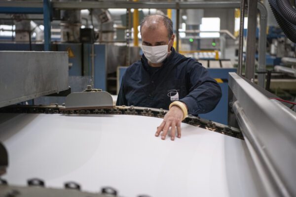 Operai e detenuti i più a rischio, per lo Stato non sono persone