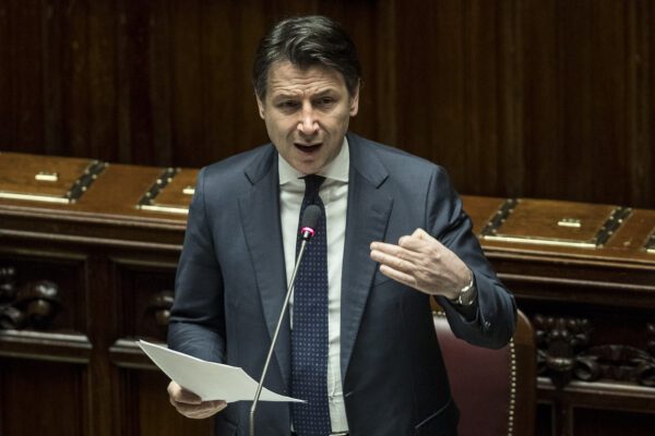 Conte riferisce in Aula ma non dice di niente