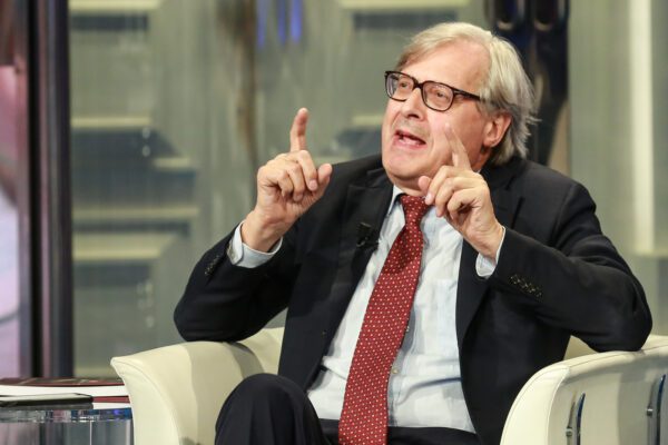 Vittorio Sgarbi: “Bonafede contro legge, se un detenuto muore di Covid dovrà rispondere di omicidio”