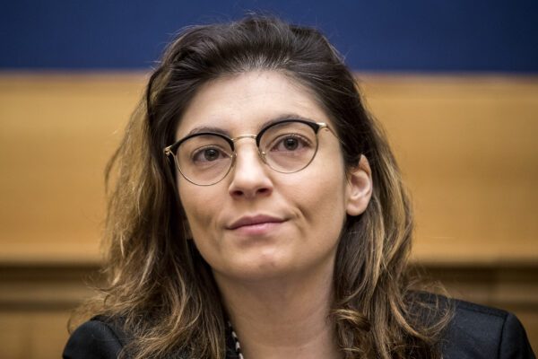 Castelli si, Castelli no: figuraccia Letta, la fedelissima di Di Maio rifiuta e nel Pd è bufera