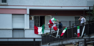 Democrazia sospesa, solo decreti e nessuno che si occupa dei più deboli