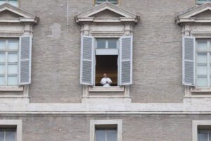 Appello di Papa Francesco per i detenuti: “Evitare tragedia nelle carceri”