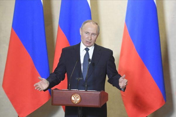 Russia in crisi, petrolio e virus fanno tremare Putin