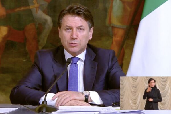 Cosa prevede il nuovo decreto, allenamento atleti e passeggio coi bimbi: il chiarimento