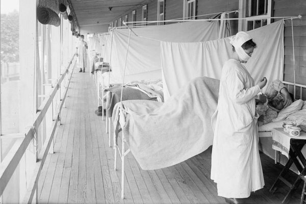 Epidemie ci sono sempre state, ma la vita continuava. Fermare tutto è follia