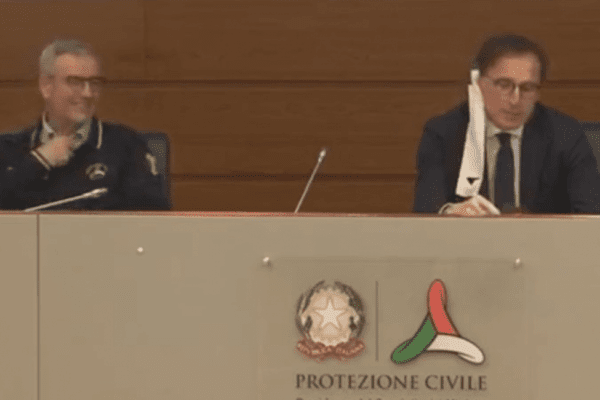 Mascherine swiffer, la vergogna del Governo e le risate imbarazzanti di Boccia e Borrelli