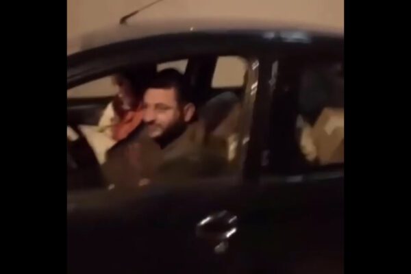 Perdono casa e 5 figli e vivono in macchina, catena di solidarietà per Mario e Angela