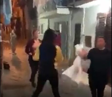 Flashmob contro l’isolamento, sono la rinuncia al sublime stato di solitudine