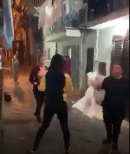 Flashmob contro l’isolamento, sono la rinuncia al sublime stato di solitudine