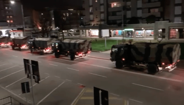 Coronavirus, forno crematorio pieno a Bergamo: l’esercito porta le bare in altre regioni