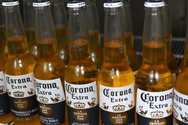 Psicosi coronavirus, l’assonanza danneggia anche la birra messicana Corona: perdite per 285 milioni di dollari