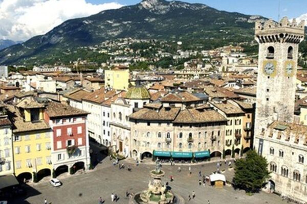 Sovranismo altoatesino: via i non residenti da Bolzano, poi la retromarcia