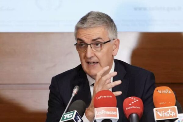 Coronavirus, l’Istituto Superiore di Sanità: “Non abbiamo raggiunto il picco e non l’abbiamo superato”