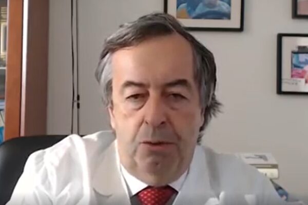 Coronavirus: Roberto Burioni spiega come funziona il tampone CondividiCondividiTwitta