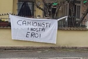 I camionisti eroi degli italiani, supermercati approvvigionati a tempo record