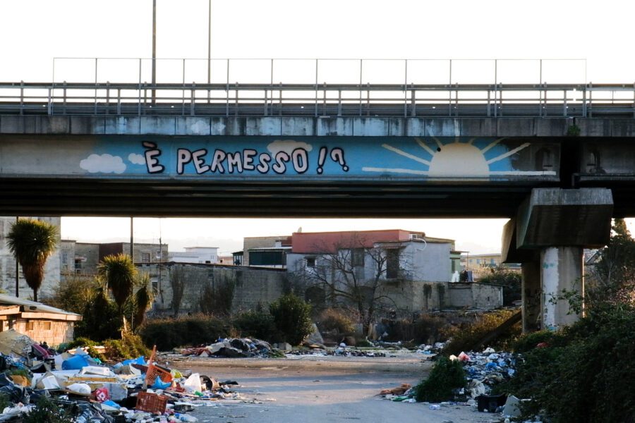 La quarantena in periferia: “Andrà tutto bene, ma a chi?”. A Scampia scende in campo la solidarietà