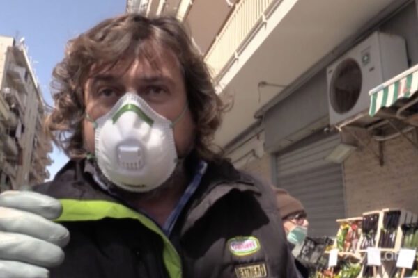 Papà disperato: “Mia figlia sta morendo, qui problema non è Coronavirus ma carcinoma” Papà disperato: “Mia figlia sta morendo, qui problema non è Coronavirus ma carcinoma”