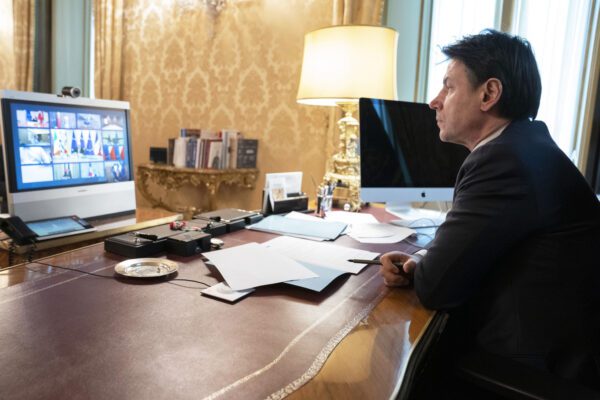 Coronavirus, chiuse le frontiere dell’Unione Europea. Per l’economia “whatever it takes”