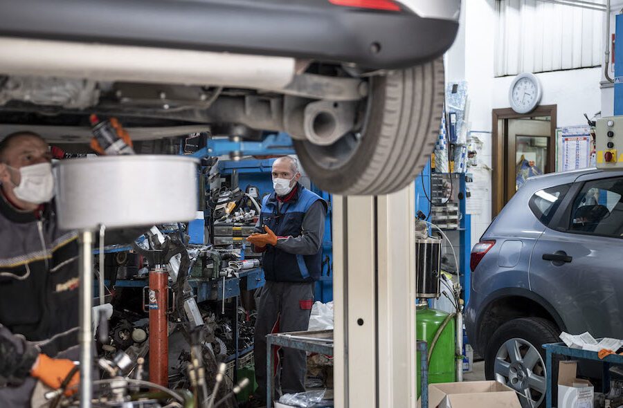 Obblighi e divieti non sono per tutti, ci sono vite che valgono di meno