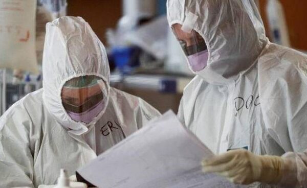 Napoli, avvocati solidali con medici: “No a prestazioni legali per contenziosi da Coronavirus”