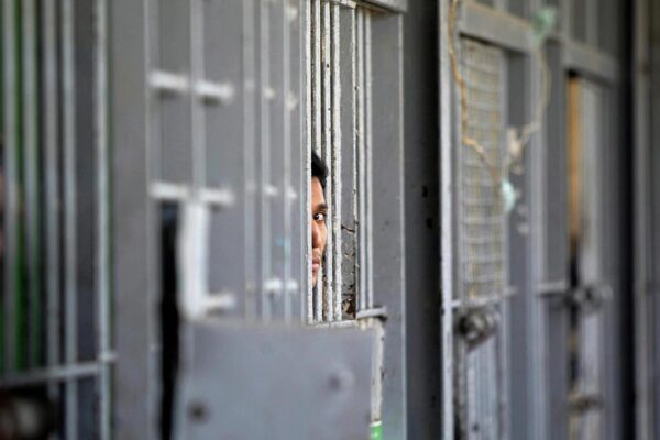 Carceri si aprano alla tecnologia, telefonate Skype per contrastare crisi Coronavirus