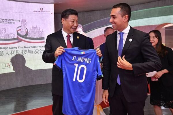 Ue assente, Italia abbandonata e la Cina ci aiuta ma solo per speculare Ue assente, Italia abbandonata e la Cina ci aiuta ma solo per speculare