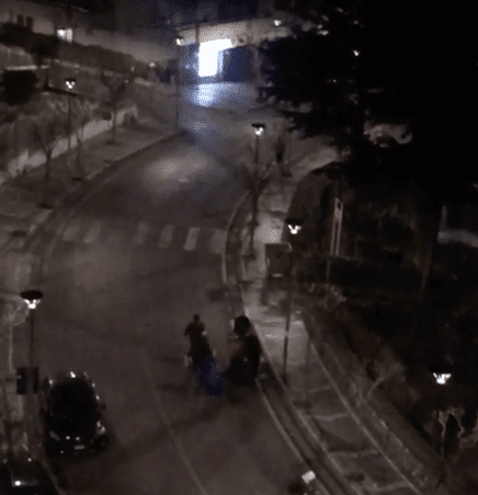 In strada con le valigie, è gogna social: “Tornano dal nord” ma era solo marittimi