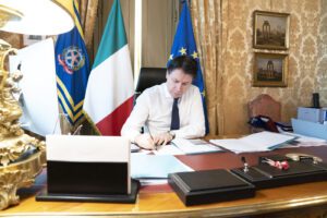 Accordo Regioni-Governo su riaperture: dal 3 giugno si sbloccano le frontiere per i cittadini Ue
