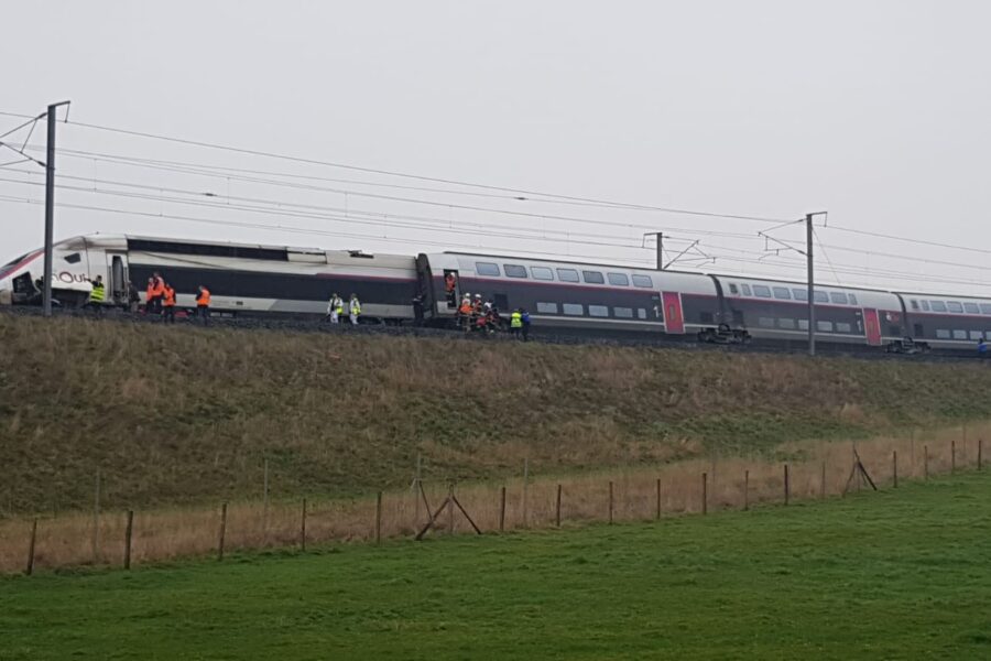 Tgv deraglia dai binari in Francia: venti feriti, uno è molto grave