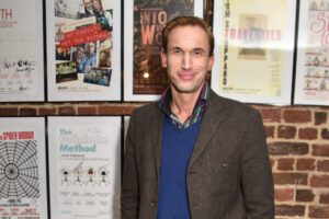 “Gli italiani usano il Coronavirus come scusa per fare una lunga siesta”, le accuse choc del medico-star