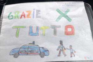 Coronavirus, bimbo ‘zona rossa’ scrive una lettera ai carabinieri: “Grazie di tutto”